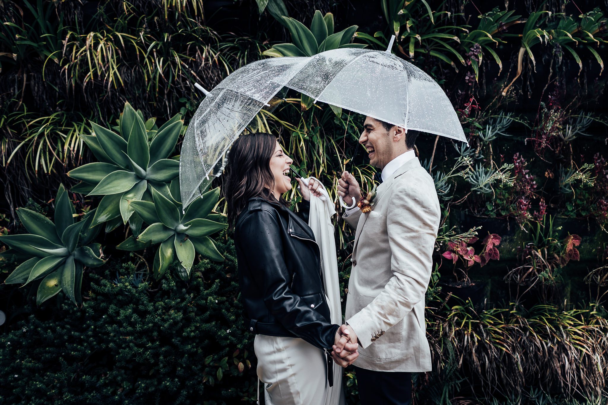 Three Blue Ducks Weddings, Rainy Wedding Portraits in Sydney, Fiona & Bobby Photography